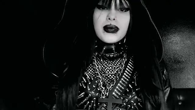 Snapshot of XXIOUX chatting on 03-25-26, 02:45 XXIOUX online show from 03-25-26, 02:45