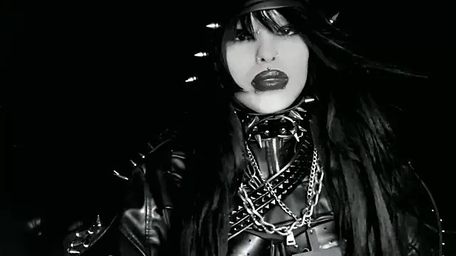 Snapshot of XXIOUX chatting on 04-04-26, 02:54 XXIOUX online show from 04-04-26, 02:54