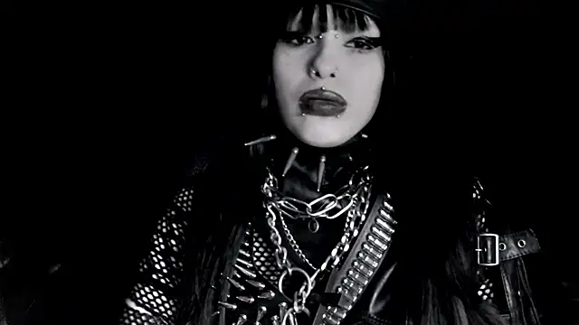 Snapshot of XXIOUX chatting on 04-09-26, 04:01 XXIOUX online show from 04-09-26, 04:01