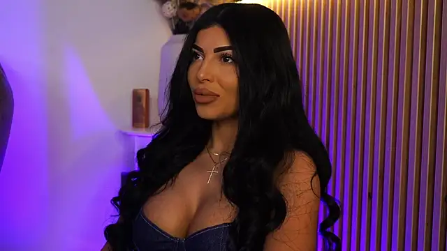 Snapshot of KimyBroox chatting on 03-11-25, 11:04 KimyBroox online show from 03-11-25, 11:04