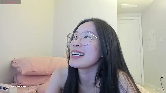 Snapshot of secretgirlfriendxo chatting on 02-04-25, 09:07 secretgirlfriendxo online show from 02-04-25, 09:07