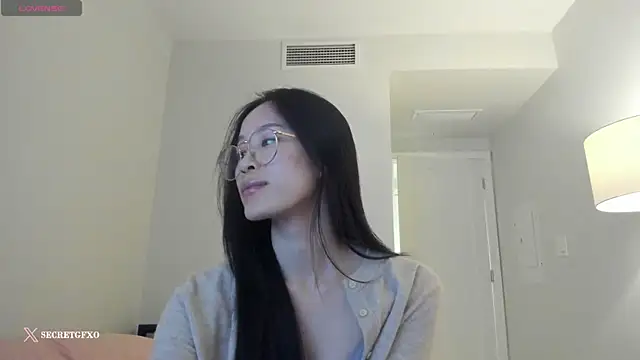 Snapshot of secretgirlfriendxo chatting on 02-05-25, 08:21 secretgirlfriendxo online show from 02-05-25, 08:21