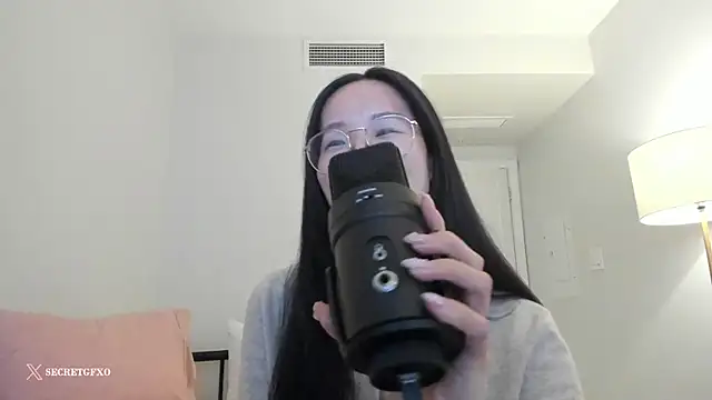 Snapshot of secretgirlfriendxo chatting on 03-17-25, 12:35 secretgirlfriendxo online show from 03-17-25, 12:35