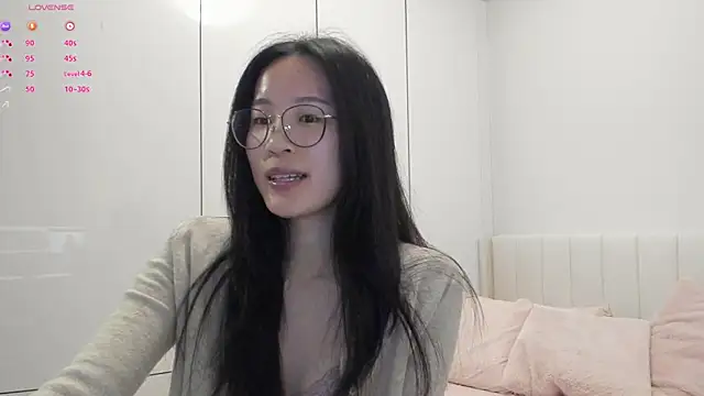 Snapshot of secretgirlfriendxo chatting on 10-24-25, 12:52 secretgirlfriendxo online show from 10-24-25, 12:52