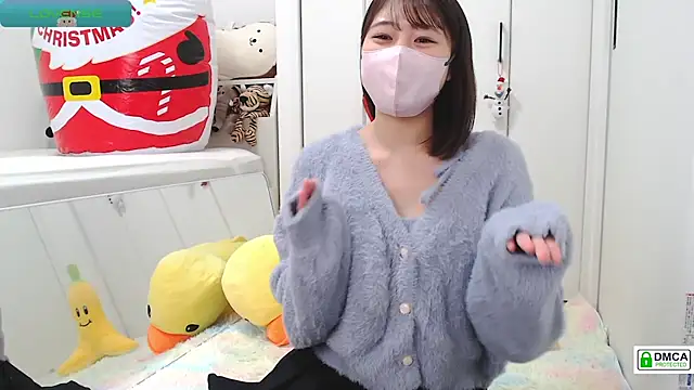 Snapshot of SUZU_ chatting on 12-14-24, 02:10 SUZU online show from 12-14-24, 02:10