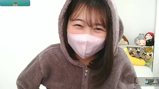 Snapshot of SUZU_ chatting on 12-27-24, 10:05 SUZU online show from 12-27-24, 10:05