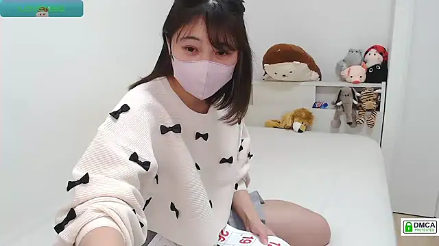 Snapshot of SUZU_ chatting on 12-29-24, 12:12 SUZU online show from 12-29-24, 12:12