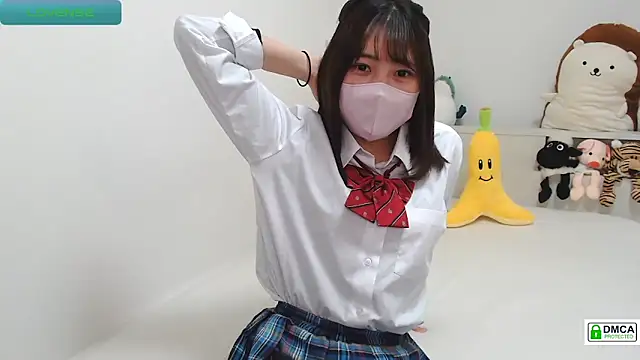 Snapshot of SUZU_ chatting on 01-08-25, 02:14 SUZU online show from 01-08-25, 02:14