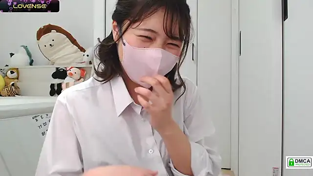 Snapshot of SUZU_ chatting on 01-15-25, 01:09 SUZU online show from 01-15-25, 01:09