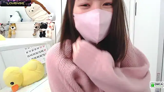 Snapshot of SUZU_ chatting on 01-16-25, 12:12 SUZU online show from 01-16-25, 12:12