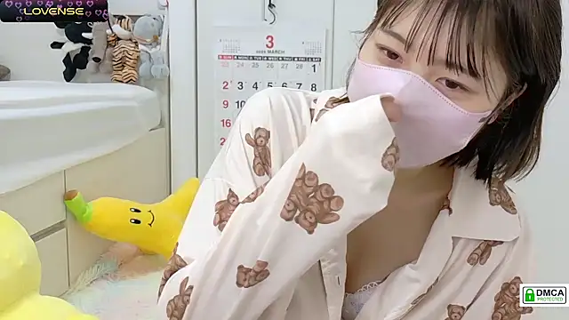 Snapshot of SUZU_ chatting on 03-15-25, 10:24 SUZU online show from 03-15-25, 10:24