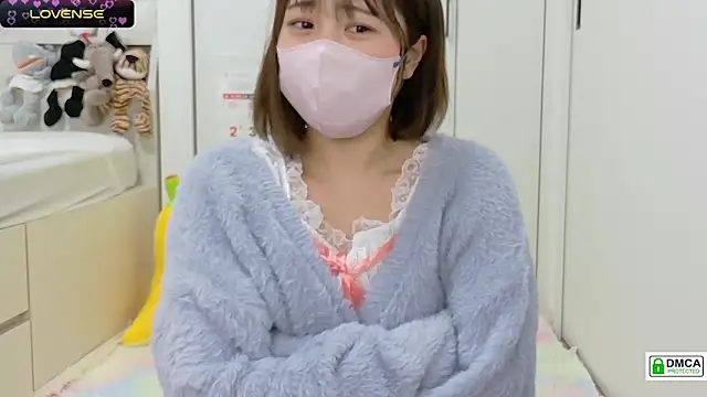 Snapshot of SUZU_ chatting on 03-19-25, 10:09 SUZU online show from 03-19-25, 10:09