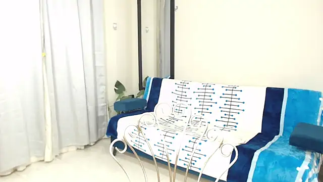 Snapshot of AmbarSofhia chatting on 02-05-25, 11:17 AmbarSofhia online show from 02-05-25, 11:17