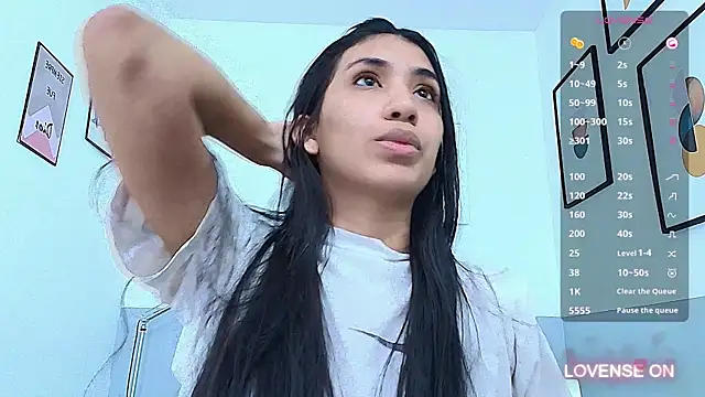 Snapshot of littlee_emilyy_ chatting on 12-23-24, 03:55 littlee emilyy online show from 12-23-24, 03:55