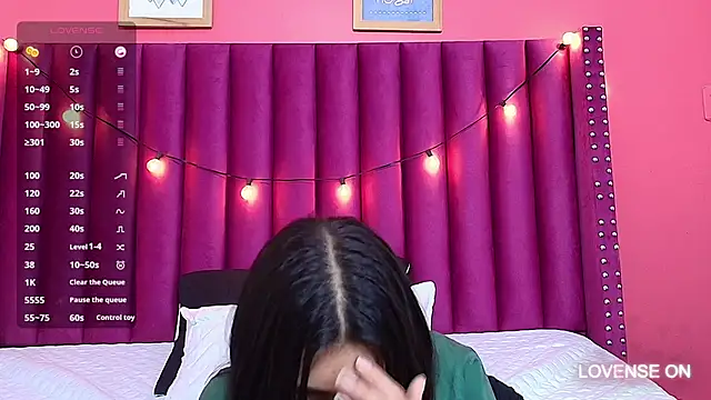 Snapshot of littlee_emilyy_ chatting on 01-24-25, 08:55 littlee emilyy online show from 01-24-25, 08:55