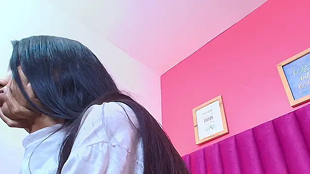 Snapshot of littlee_emilyy_ chatting on 01-28-25, 08:57 littlee emilyy online show from 01-28-25, 08:57
