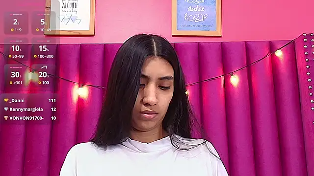 Snapshot of littlee_emilyy_ chatting on 02-06-25, 03:06 littlee emilyy online show from 02-06-25, 03:06