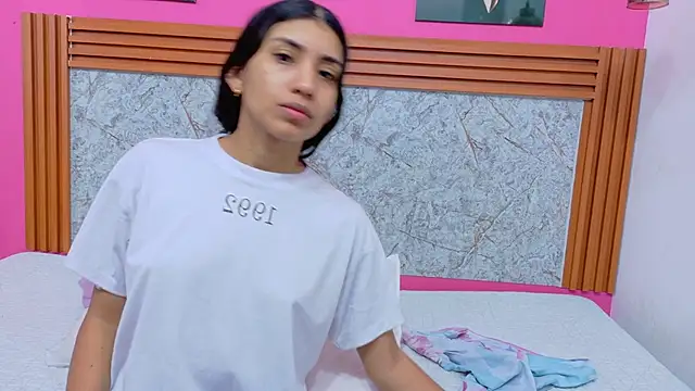 littlee emilyy  online show from 03-05-26, 12:45