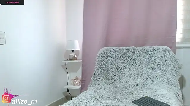 aliicee m online show from 01-11-26, 02:00