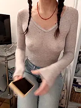 Silvia Zeno online show from 11-22-25, 07:51