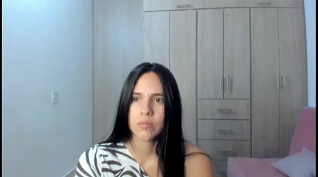 Snapshot of Hana_Zurah chatting on 02-22-25, 12:38 Hana Zurah online show from 02-22-25, 12:38