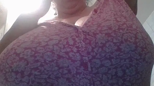 Nataliesbestjuggs online show from 09-28-25, 02:11