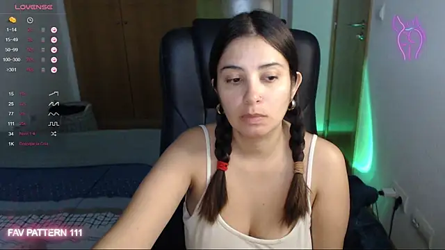 AnnaQueen online show from 12-30-24, 10:01