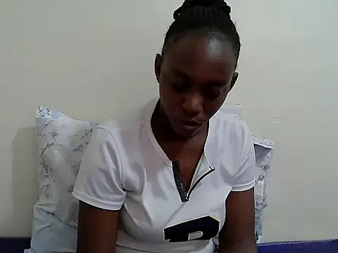 lizbela1 online show from 05-07-26, 10:20