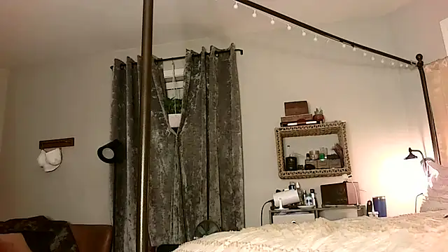 Snapshot of MnM4ever chatting on 02-02-26, 04:33 MnM4ever online show from 02-02-26, 04:33