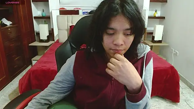 laureentt  online show from 03-08-25, 10:11