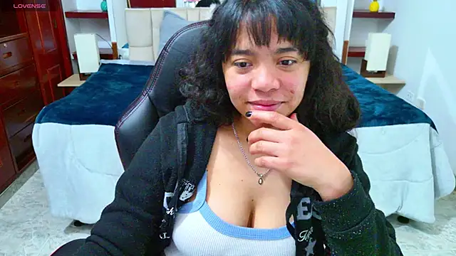 laureentt  online show from 10-30-25, 03:08