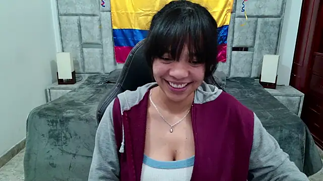 laureentt  online show from 06-13-26, 03:15