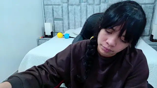 Snapshot of laureentt_ chatting on 07-10-26, 03:11 laureentt online show from 07-10-26, 03:11