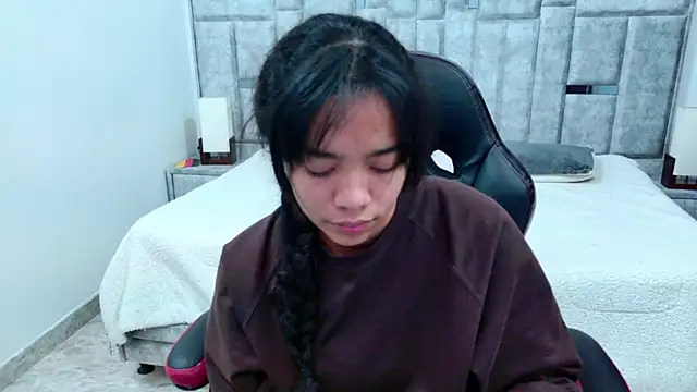 Snapshot of laureentt_ chatting on 07-21-26, 03:09 laureentt online show from 07-21-26, 03:09