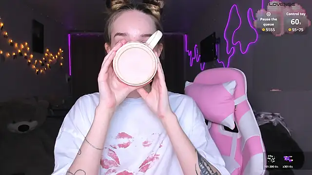 MoonDust online show from 03-19-26, 06:01