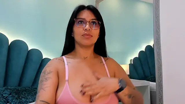 sharlott18 online show from 11-13-25, 03:11