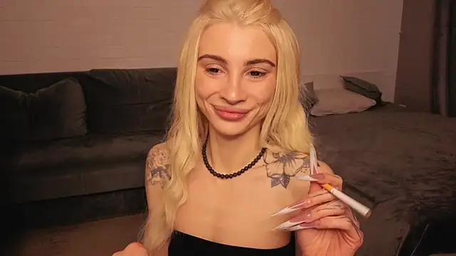 Snapshot of Ashley-Urban chatting on 10-31-25, 06:14 Ashley-Urban online show from 10-31-25, 06:14