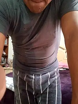 AlbertoZav online show from 12-21-24, 09:04