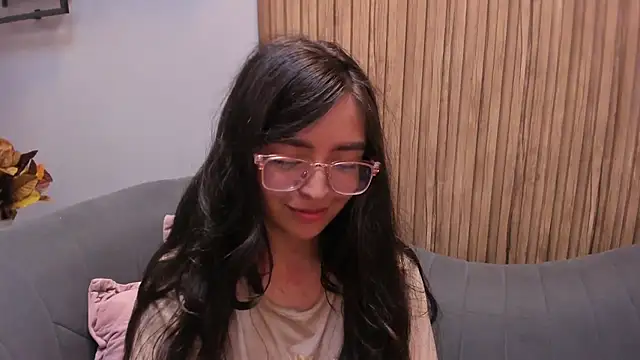 Eva Macalliter online show from 01-04-25, 09:21