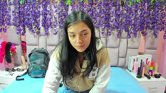 Snapshot of Bich_Anal_ chatting on 12-14-24, 01:27 Bich Anal online show from 12-14-24, 01:27
