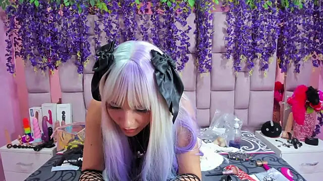 Snapshot of Bich_Anal_ chatting on 02-13-25, 06:05 Bich Anal online show from 02-13-25, 06:05