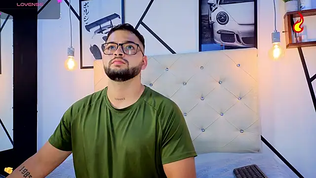 Snapshot of Andrew_Brown chatting on 03-08-26, 12:53 Andrew Brown online show from 03-08-26, 12:53