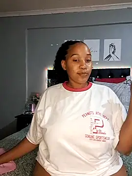 Snapshot of Toya_P chatting on 02-15-25, 08:33 Toya P online show from 02-15-25, 08:33