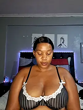 Snapshot of Toya_P chatting on 09-13-25, 07:46 Toya P online show from 09-13-25, 07:46