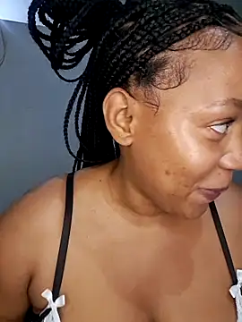 Snapshot of Toya_P chatting on 10-18-25, 09:04 Toya P online show from 10-18-25, 09:04