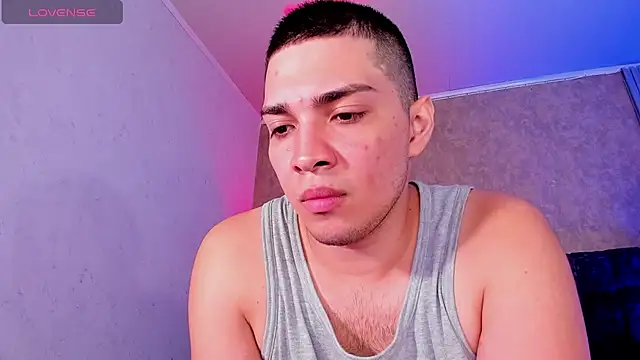 Snapshot of JUANDIAMONDS98 chatting on 02-20-25, 01:30 JUANDIAMONDS98 online show from 02-20-25, 01:30