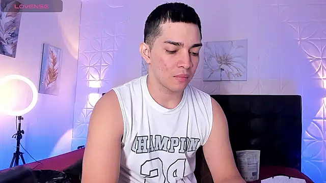 Snapshot of JUANDIAMONDS98 chatting on 09-10-25, 01:22 JUANDIAMONDS98 online show from 09-10-25, 01:22