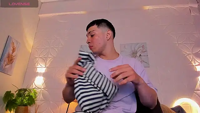 JUANDIAMONDS98 online show from 11-10-25, 01:43