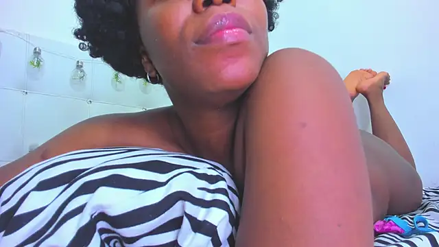 Snapshot of choco_dessert_ chatting on 01-11-25, 09:04 choco dessert online show from 01-11-25, 09:04