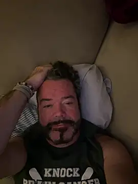 Snapshot of NYCLeatherBoi chatting on 12-31-24, 02:29 NYCLeatherBoi online show from 12-31-24, 02:29